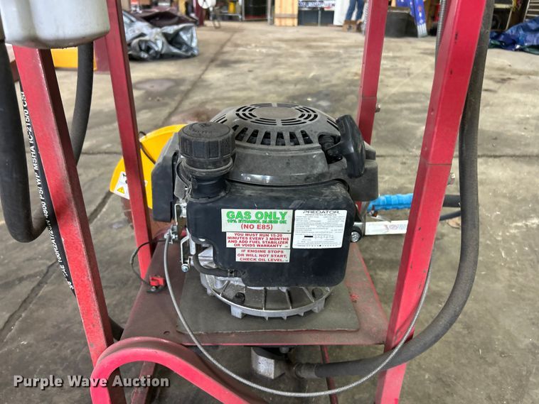 image for item DQ5498 Hydraulic power unit and saw