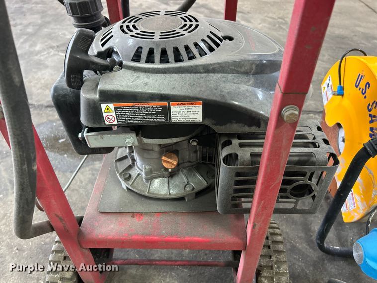 image for item DQ5498 Hydraulic power unit and saw