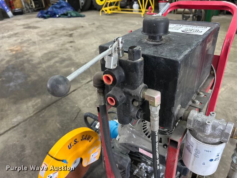 image for item DQ5498 Hydraulic power unit and saw