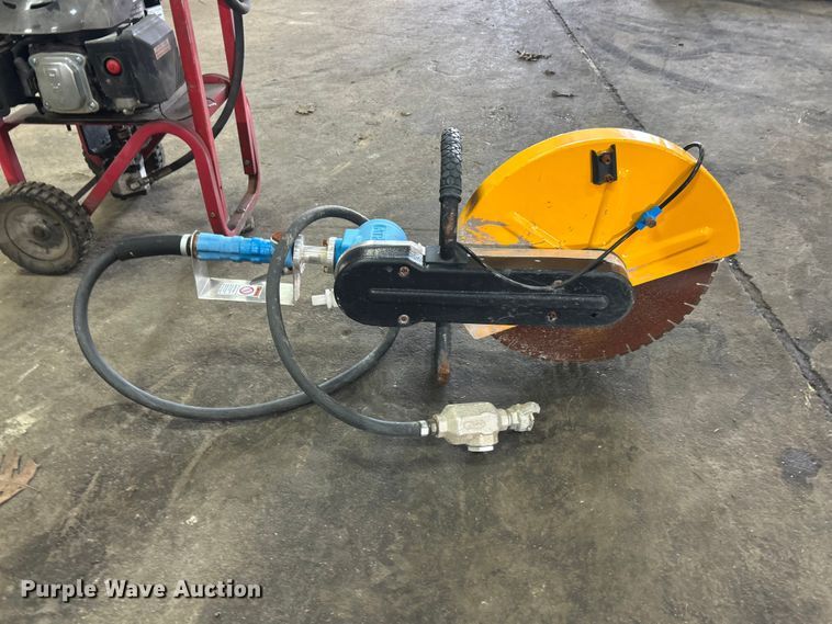 image for item DQ5498 Hydraulic power unit and saw