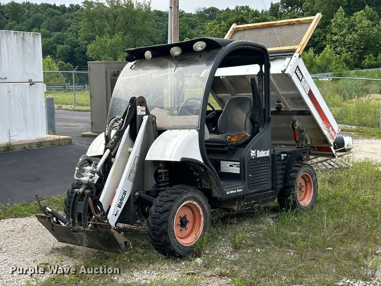 image for item DQ5506 2014 Bobcat 5600 Toolcat utility vehicle