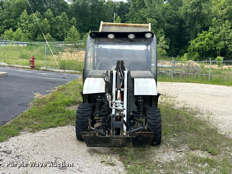 image for item DQ5506 2014 Bobcat 5600 Toolcat utility vehicle