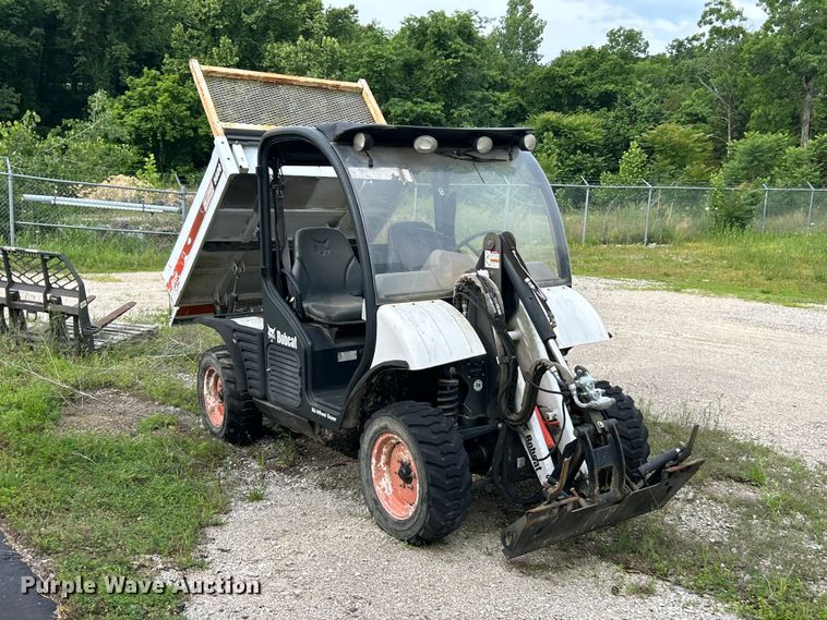 image for item DQ5506 2014 Bobcat 5600 Toolcat utility vehicle
