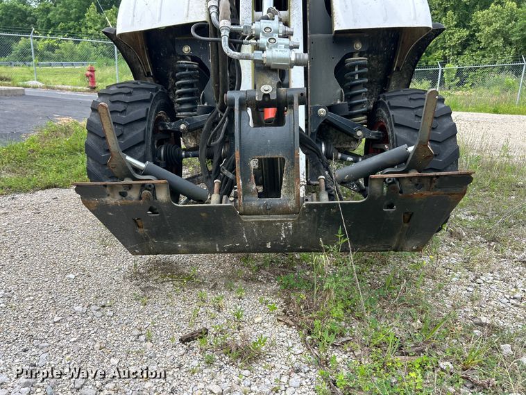 image for item DQ5506 2014 Bobcat 5600 Toolcat utility vehicle