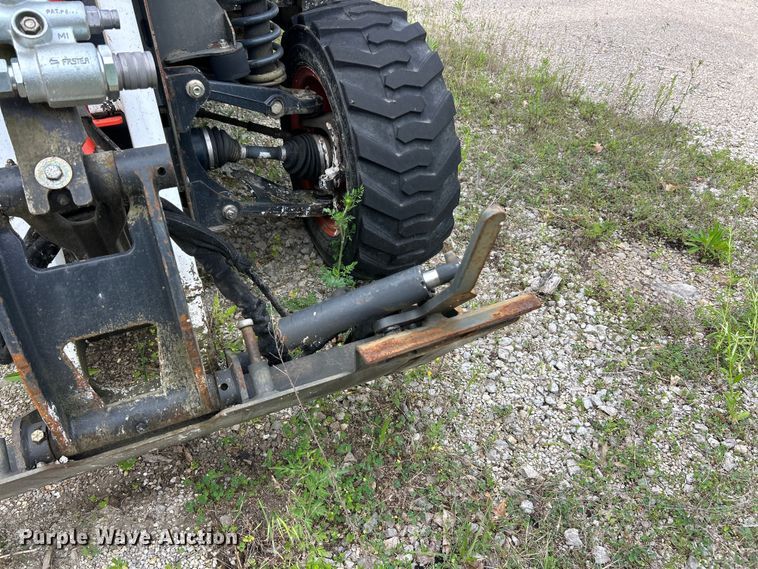 image for item DQ5506 2014 Bobcat 5600 Toolcat utility vehicle