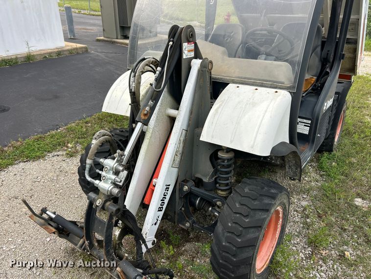 image for item DQ5506 2014 Bobcat 5600 Toolcat utility vehicle