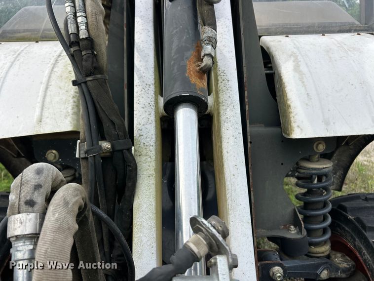 image for item DQ5506 2014 Bobcat 5600 Toolcat utility vehicle