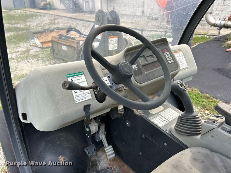 image for item DQ5506 2014 Bobcat 5600 Toolcat utility vehicle