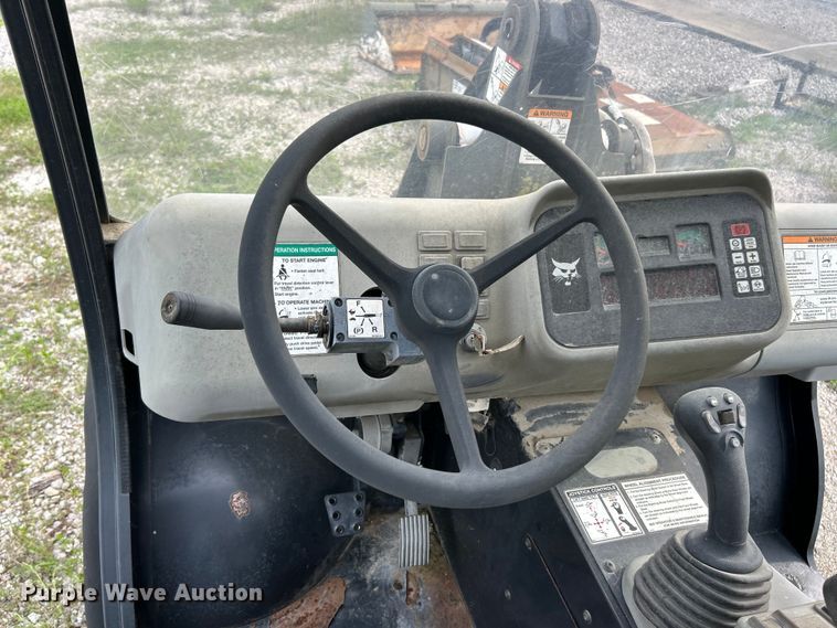 image for item DQ5506 2014 Bobcat 5600 Toolcat utility vehicle