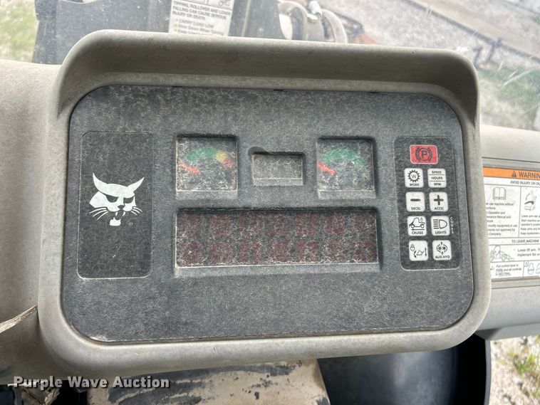 image for item DQ5506 2014 Bobcat 5600 Toolcat utility vehicle