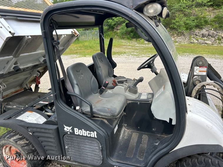 image for item DQ5506 2014 Bobcat 5600 Toolcat utility vehicle