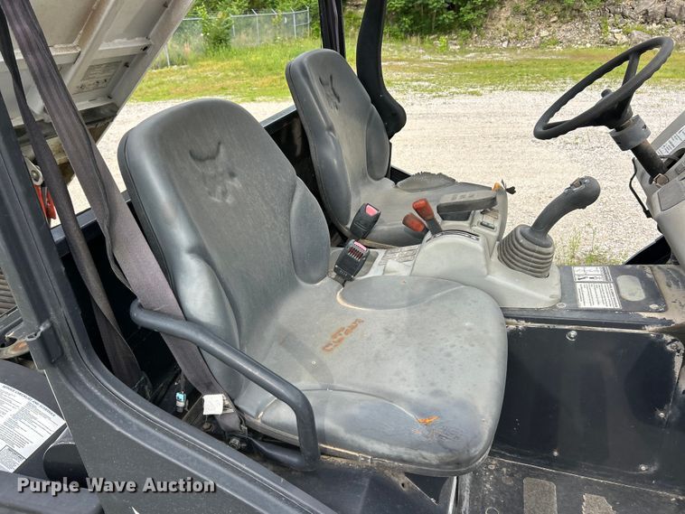 image for item DQ5506 2014 Bobcat 5600 Toolcat utility vehicle