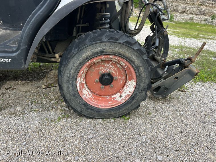 image for item DQ5506 2014 Bobcat 5600 Toolcat utility vehicle
