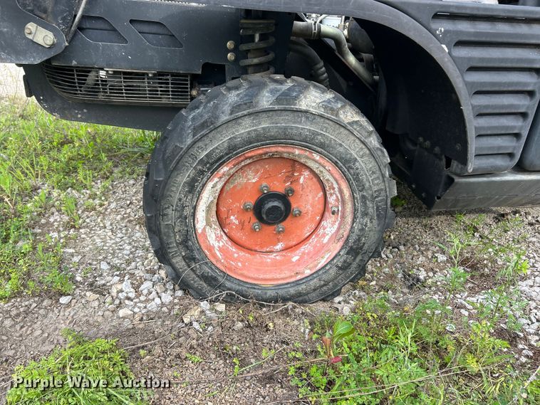 image for item DQ5506 2014 Bobcat 5600 Toolcat utility vehicle