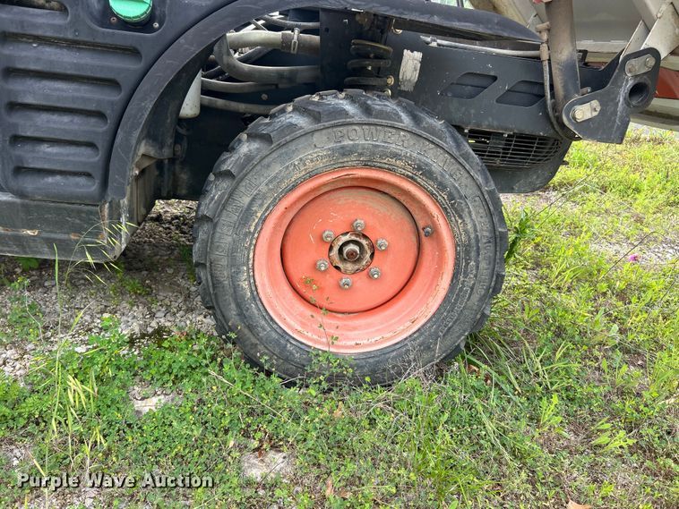 image for item DQ5506 2014 Bobcat 5600 Toolcat utility vehicle