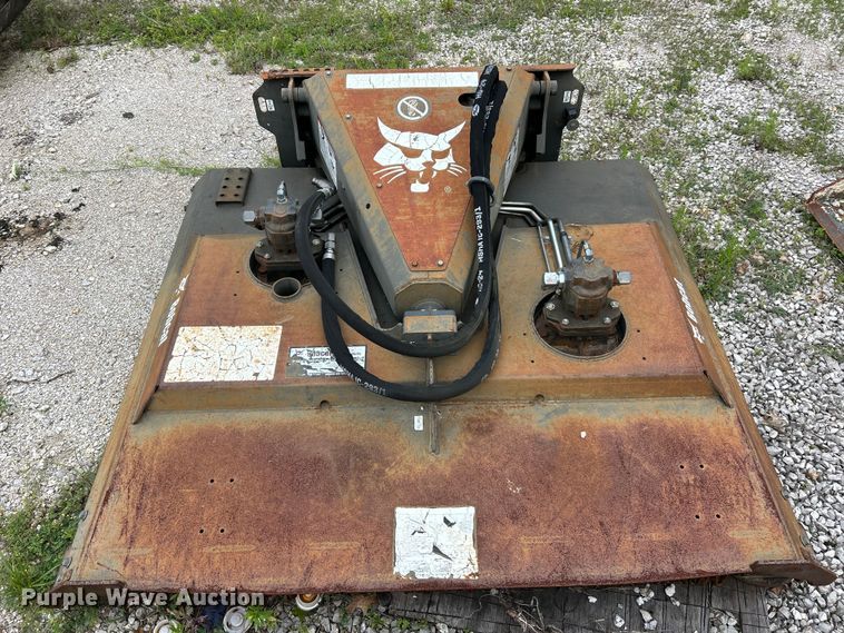 image for item DQ5507 2014 Bobcat 72 rotary mower