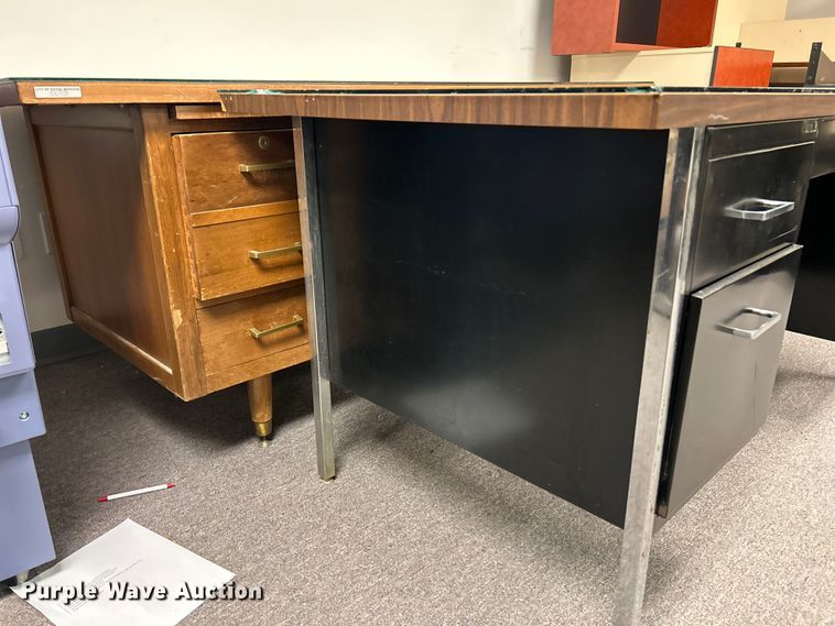 image for item DQ5514 (2) tables