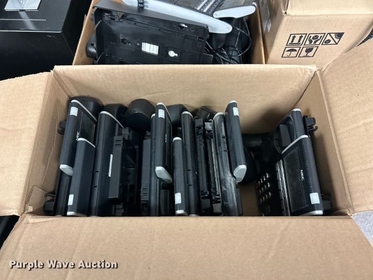 image for item DQ5517 Phones