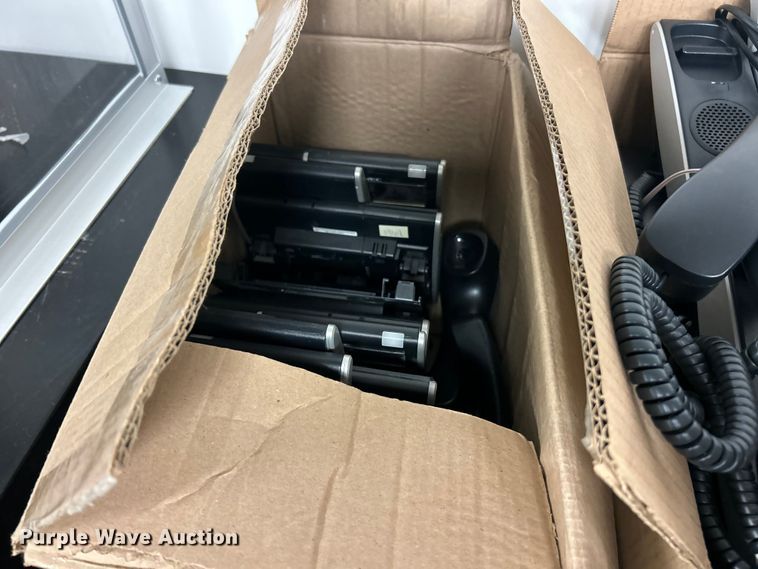 image for item DQ5517 Phones