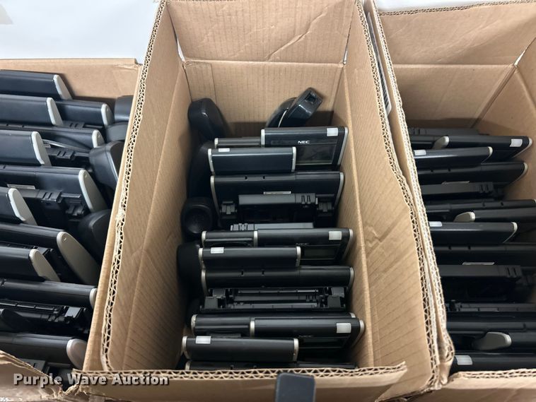 image for item DQ5517 Phones