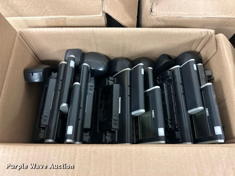 image for item DQ5517 Phones