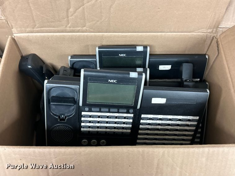 image for item DQ5517 Phones