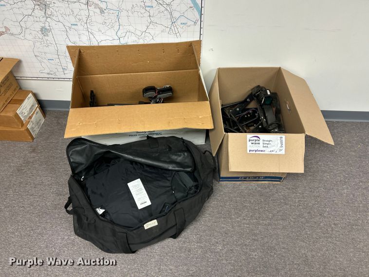 image for item DQ5519 Police equipment