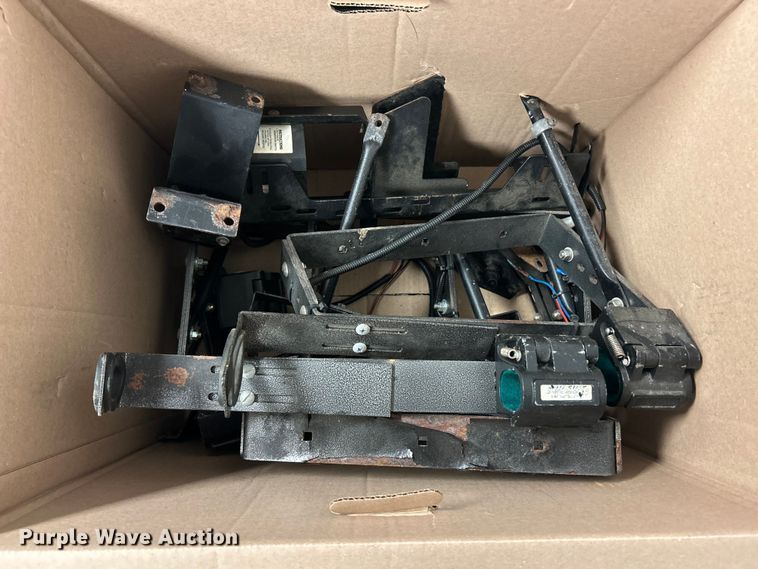 image for item DQ5519 Police equipment