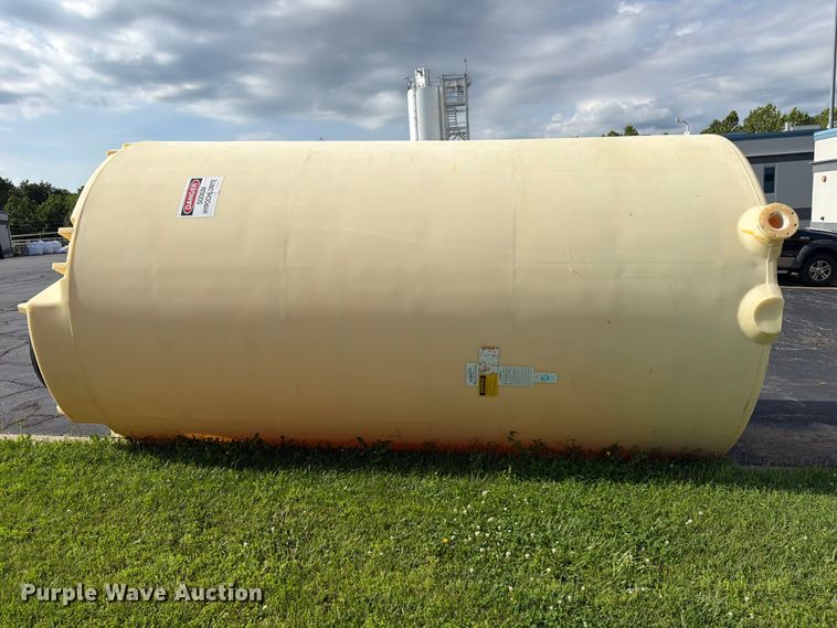 image for item DQ7817 Poly tank
