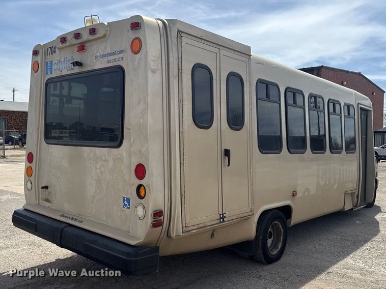 image for item DR1005 2017 Ford E450 shuttle bus