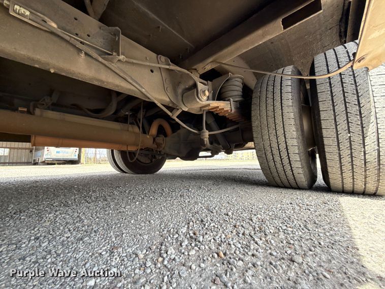 image for item DR1005 2017 Ford E450 shuttle bus