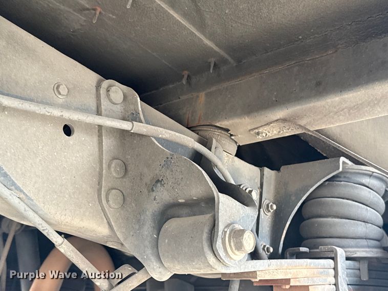 image for item DR1005 2017 Ford E450 shuttle bus