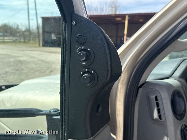 image for item DR1005 2017 Ford E450 shuttle bus