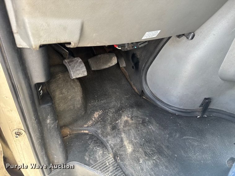 image for item DR1005 2017 Ford E450 shuttle bus