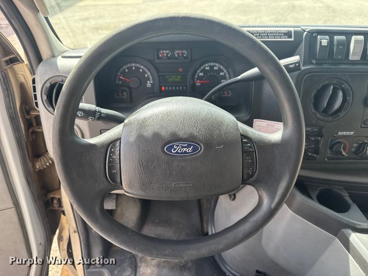 image for item DR1005 2017 Ford E450 shuttle bus