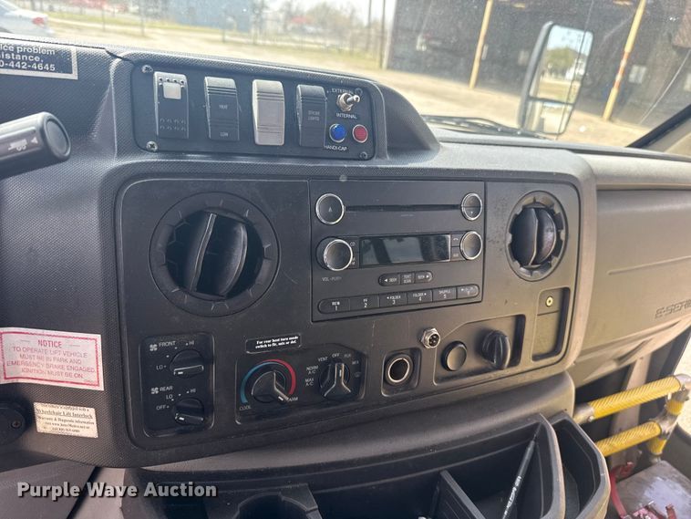 image for item DR1005 2017 Ford E450 shuttle bus