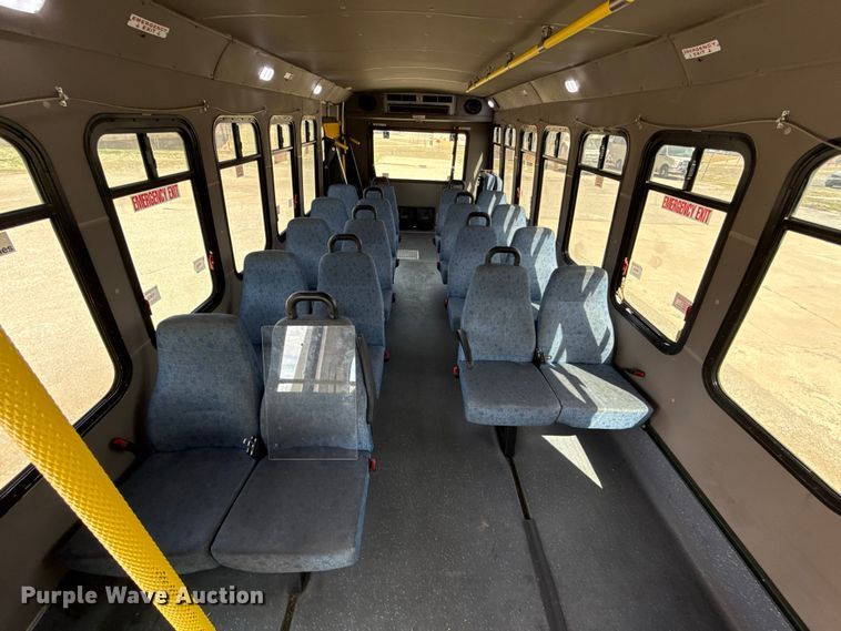 image for item DR1005 2017 Ford E450 shuttle bus