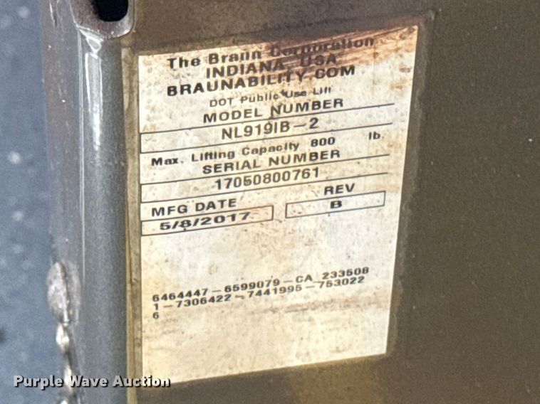 image for item DR1005 2017 Ford E450 shuttle bus