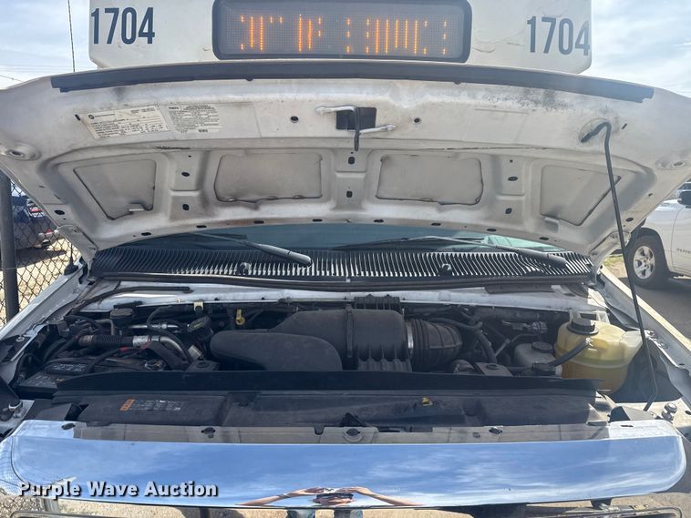 image for item DR1005 2017 Ford E450 shuttle bus