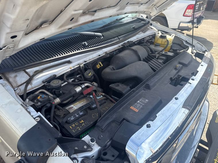 image for item DR1005 2017 Ford E450 shuttle bus