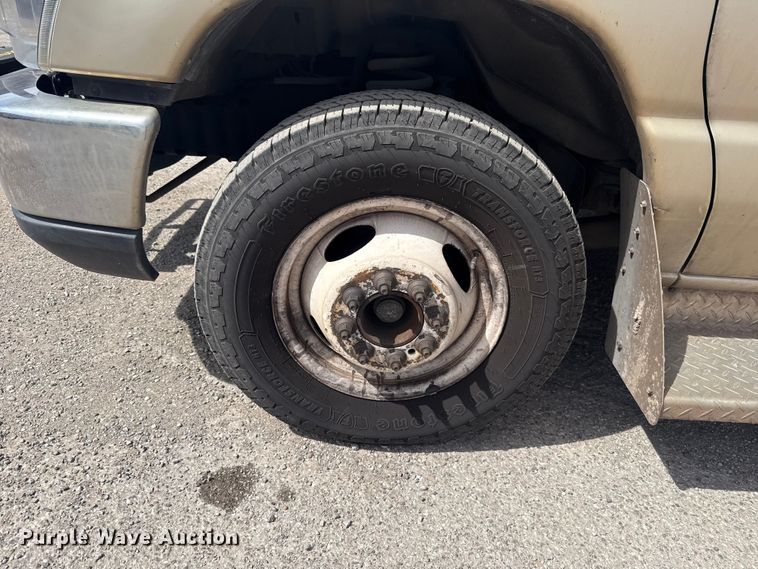 image for item DR1005 2017 Ford E450 shuttle bus