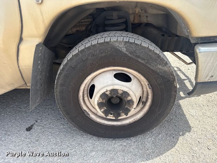 image for item DR1005 2017 Ford E450 shuttle bus
