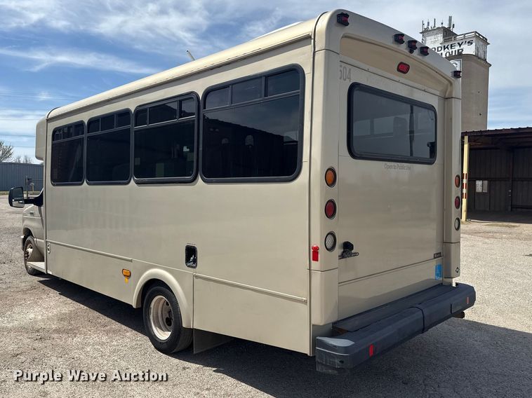 image for item DR1006 2016 Ford E450 shuttle bus