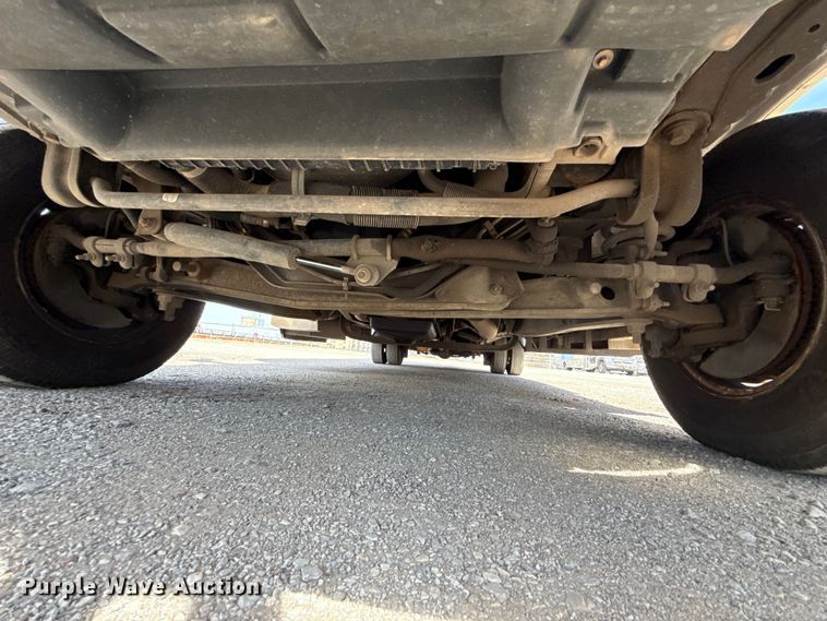 image for item DR1006 2016 Ford E450 shuttle bus