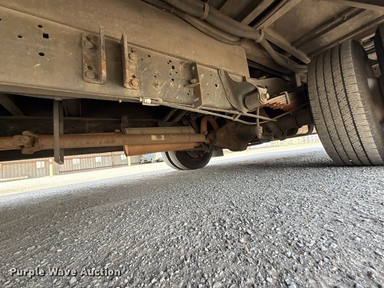 image for item DR1006 2016 Ford E450 shuttle bus