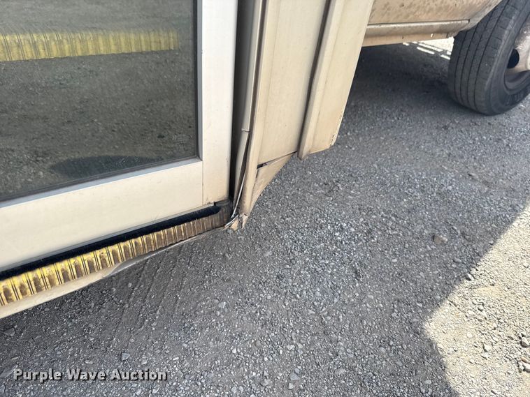 image for item DR1006 2016 Ford E450 shuttle bus