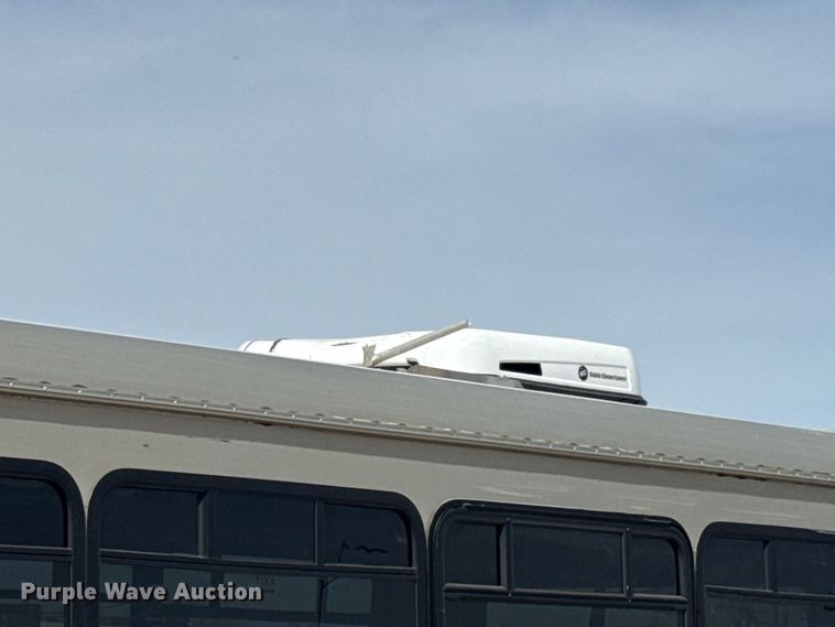 image for item DR1006 2016 Ford E450 shuttle bus