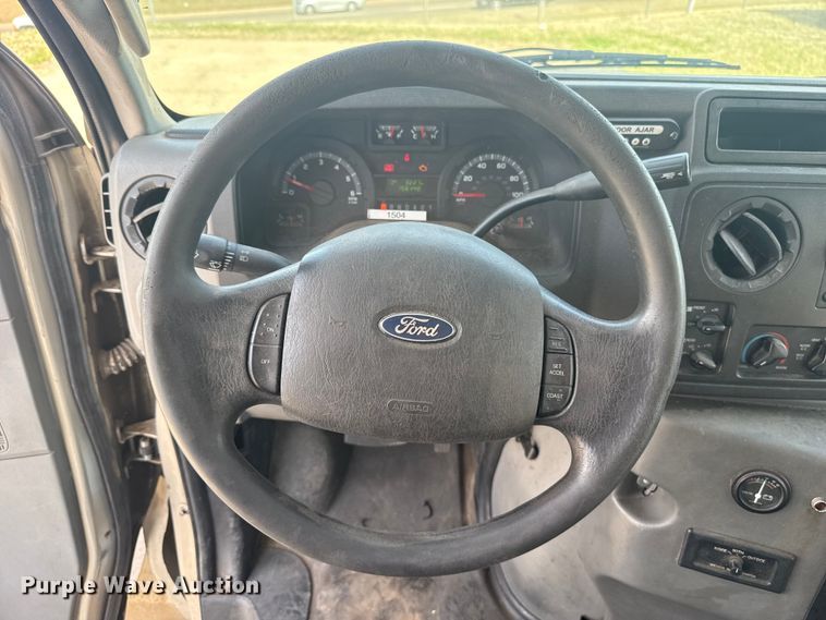 image for item DR1006 2016 Ford E450 shuttle bus