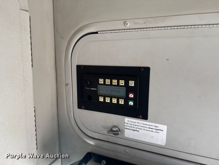 image for item DR1006 2016 Ford E450 shuttle bus
