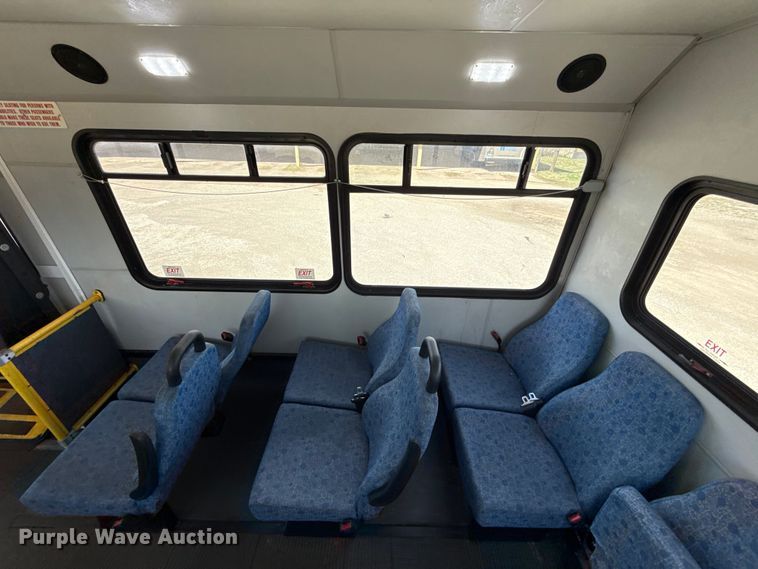 image for item DR1006 2016 Ford E450 shuttle bus